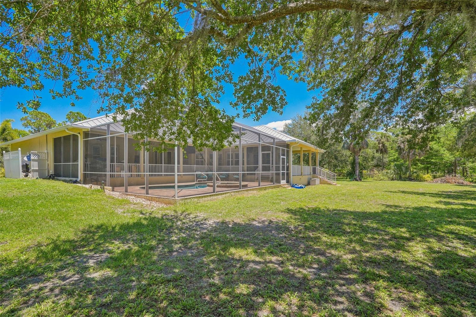 Image 40 of 50 For 16990 River Boat Bend