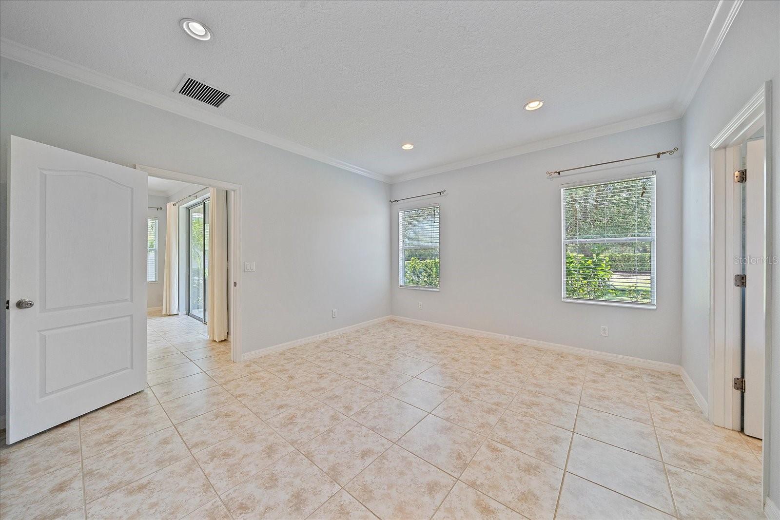 Listing photo id 29 for 5004 Brickell Park Cove