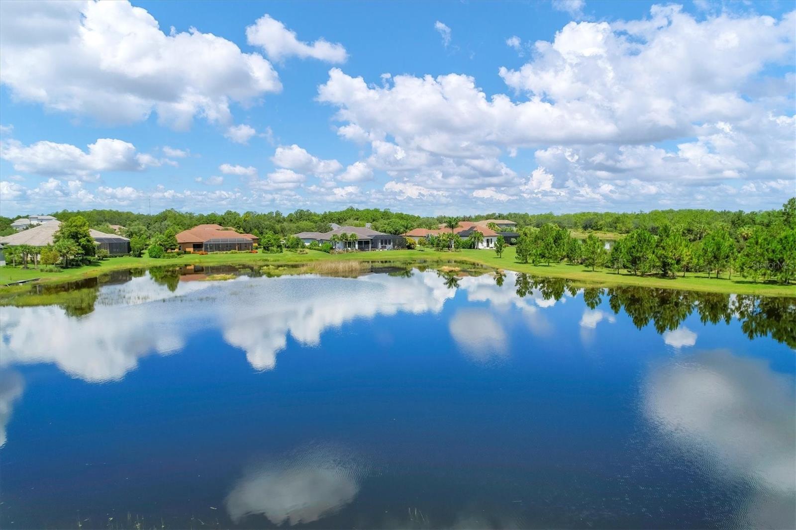 Listing photo id 51 for 19425 Ganton Avenue