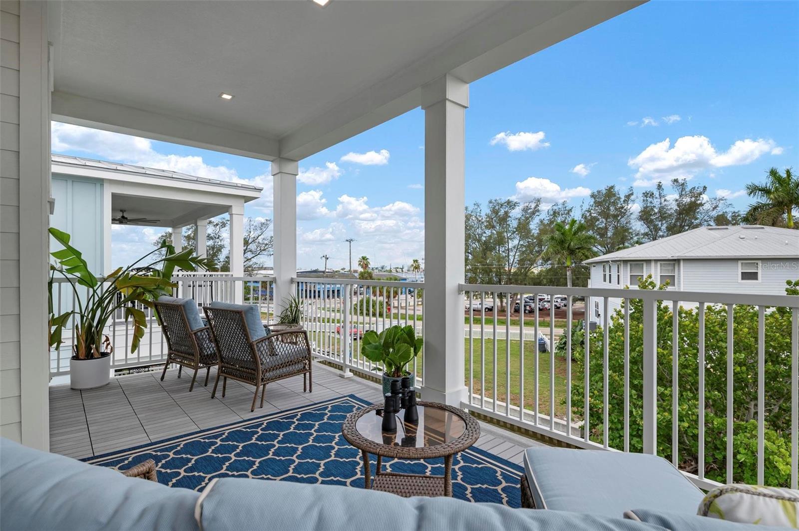 Listing photo id 25 for 12527 Gulf Breeze Terrace