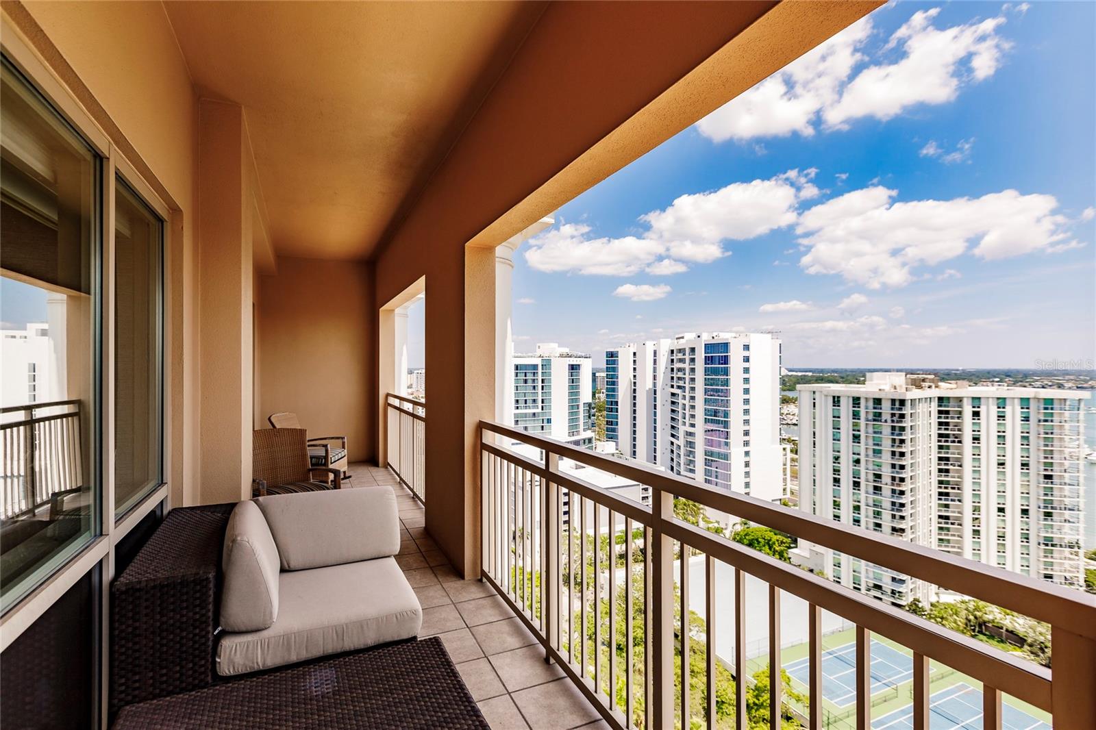 Listing photo id 29 for 1111 Ritz Carlton Drive 1802