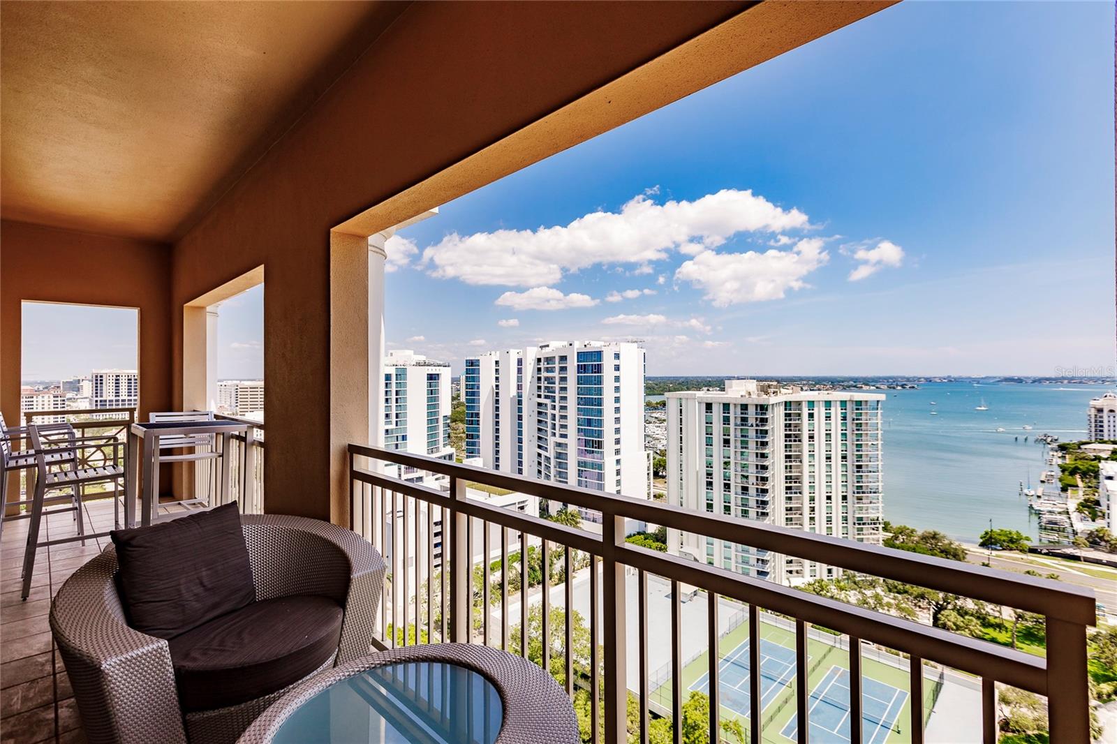 Listing photo id 31 for 1111 Ritz Carlton Drive 1802