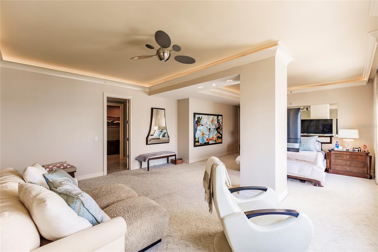 Listing photo id 36 for 1111 Ritz Carlton Drive 1802