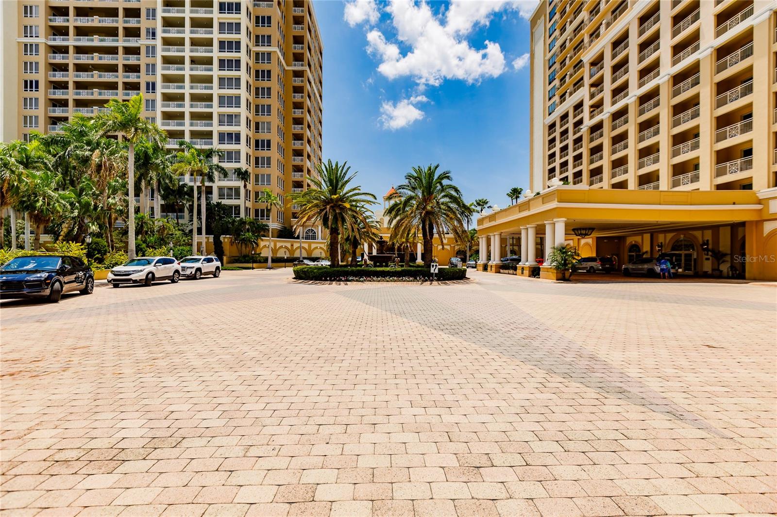 Listing photo id 58 for 1111 Ritz Carlton Drive 1802