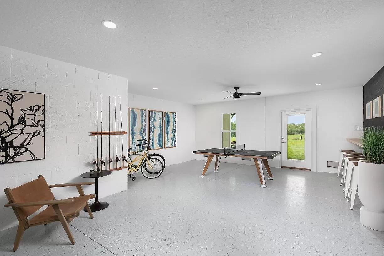 Listing photo id 24 for 9966 Key Haven Road