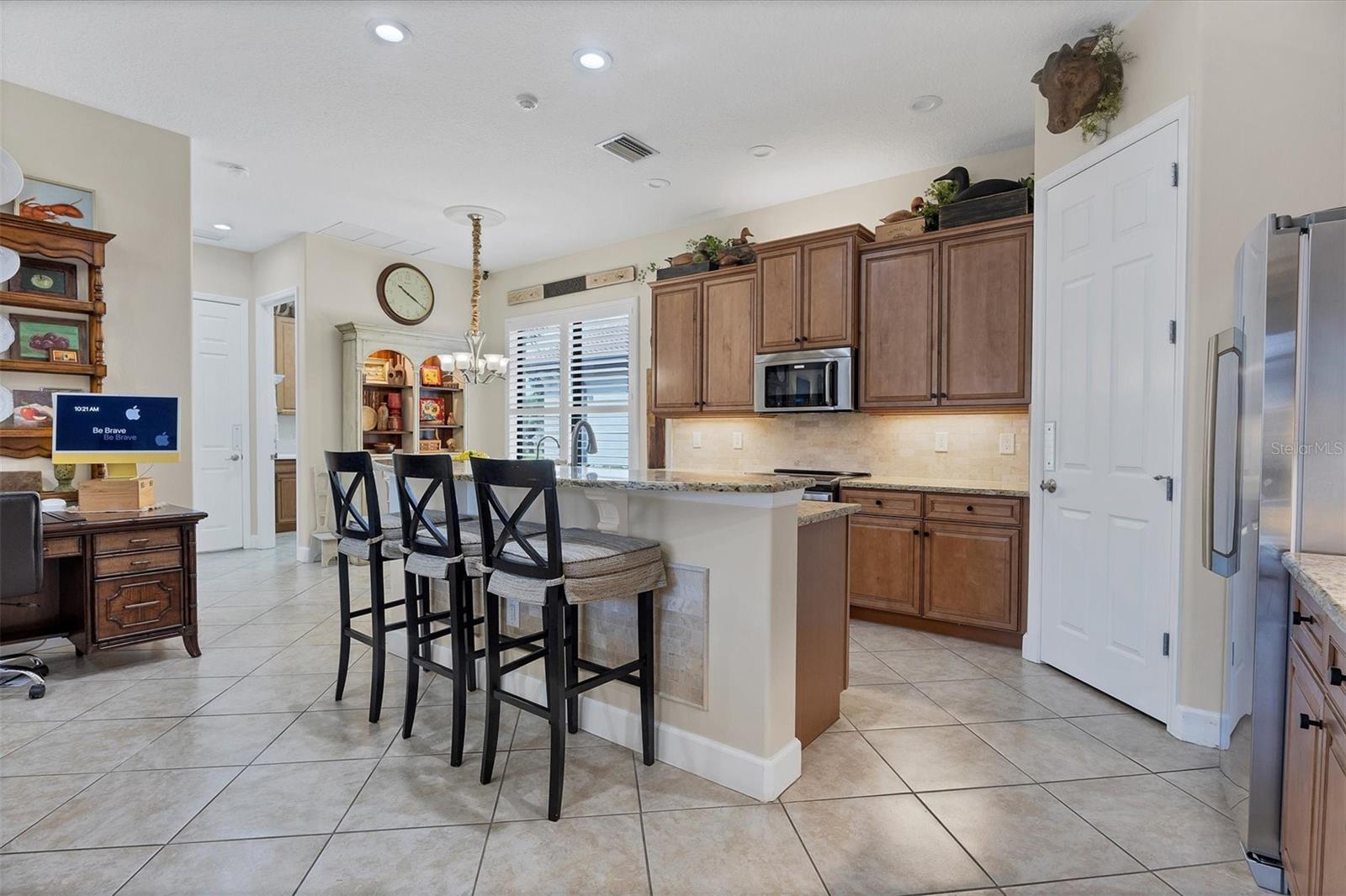 Listing photo id 11 for 14827 Bowfin Terrace