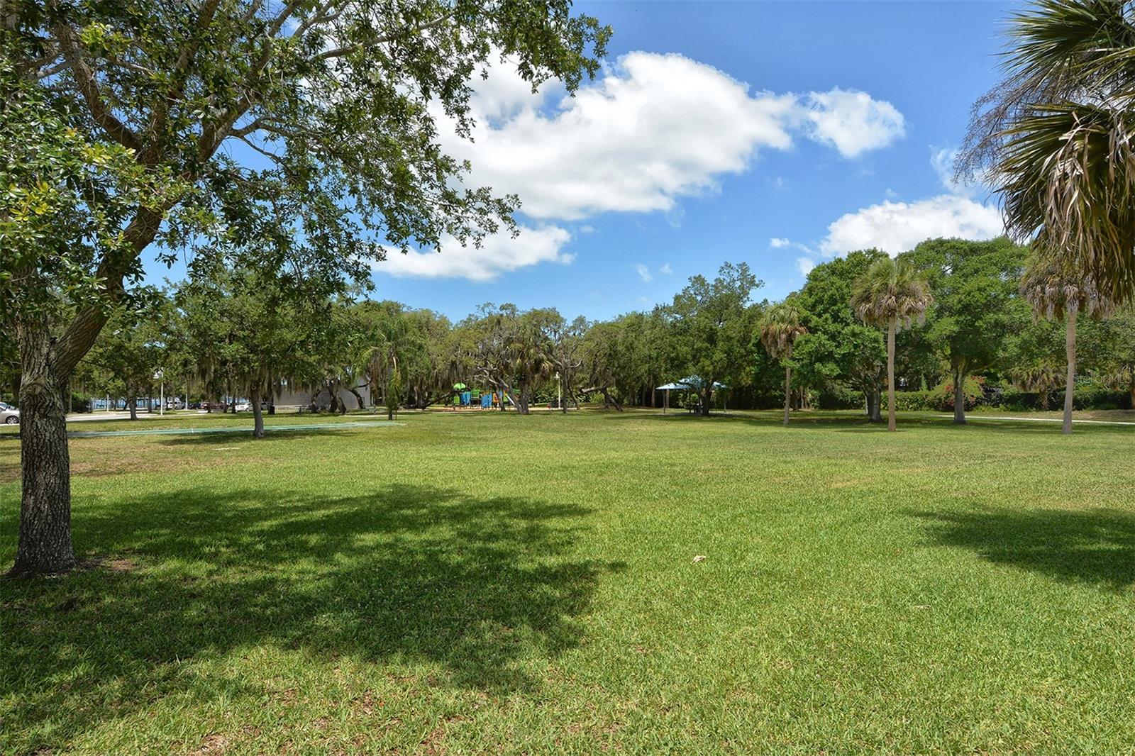 Listing photo id 57 for 1709 Tamiami Trail 310