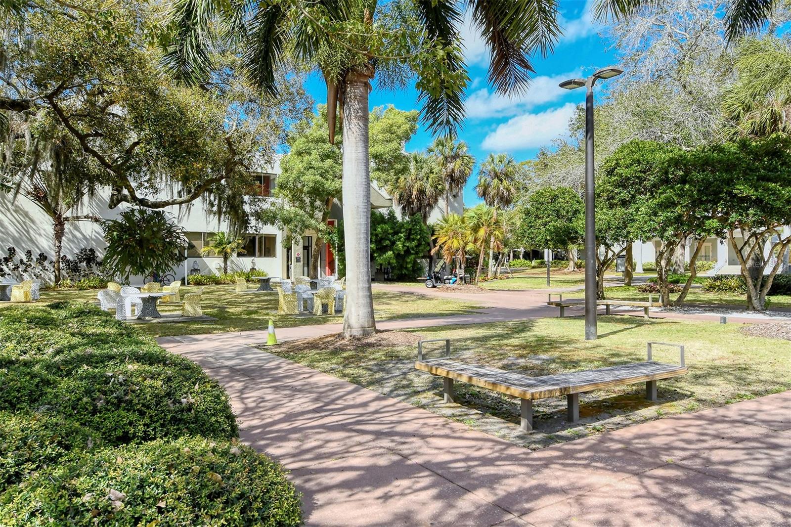 Listing photo id 70 for 1709 Tamiami Trail 310