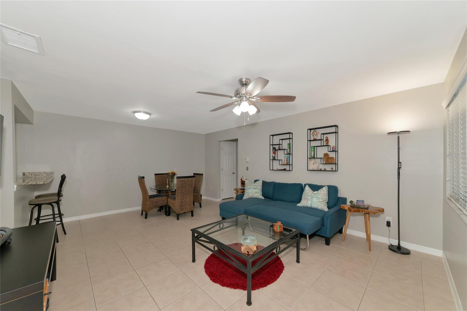 Listing photo id 2 for 8472 60th Street N 702