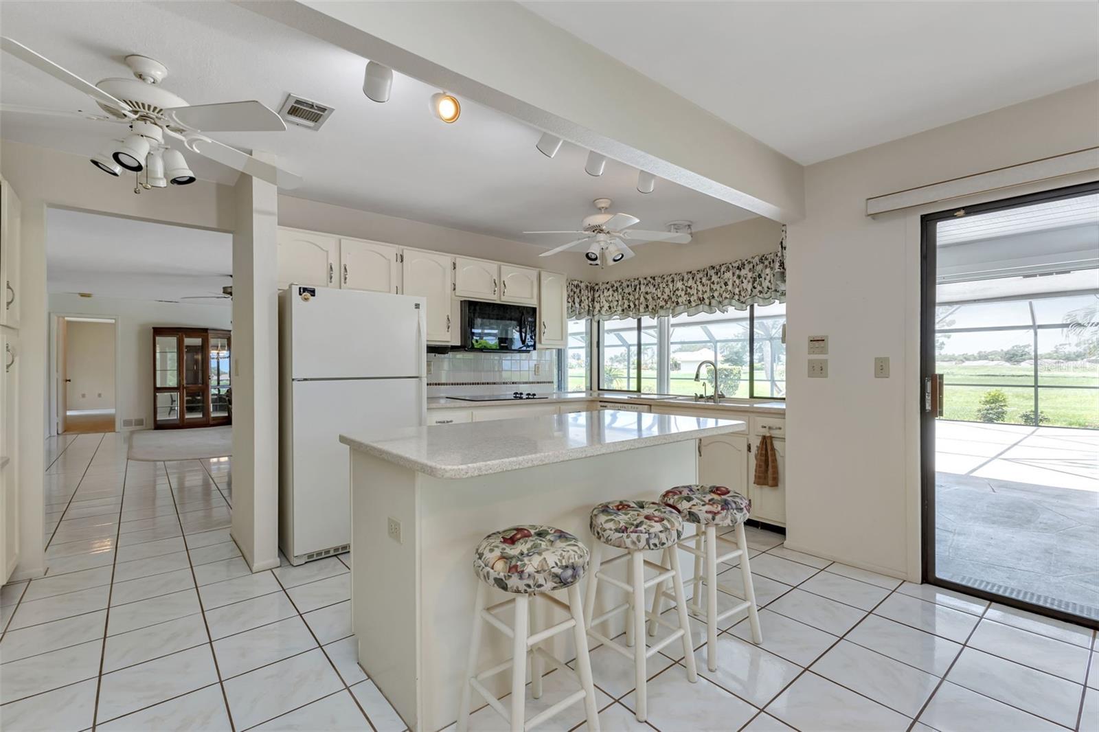 Listing photo id 29 for 5041 Richmond Terrace