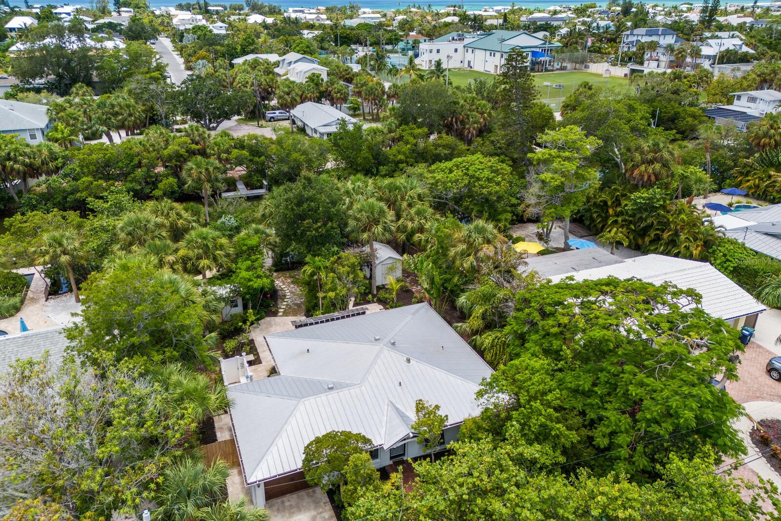 Listing photo id 30 for 313 Tarpon Street