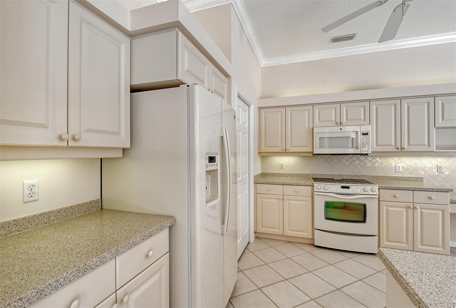 Image 33 of 93 For 2110 Calusa Lakes Boulevard