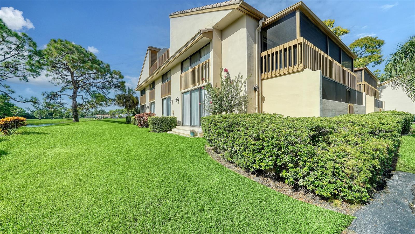 Details for 3017 Willow Green 18, SARASOTA, FL 34235