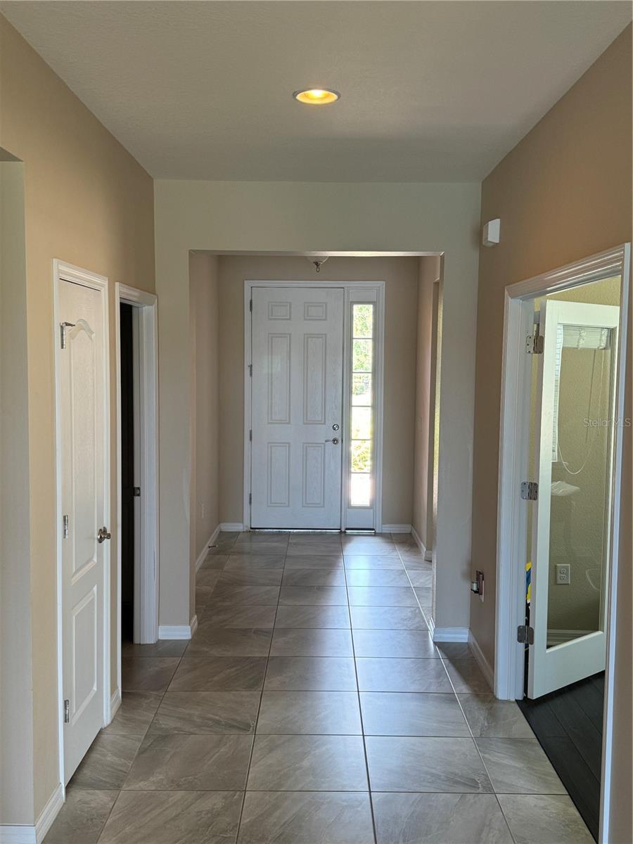 Listing photo id 18 for 2839 Esmeralda Drive