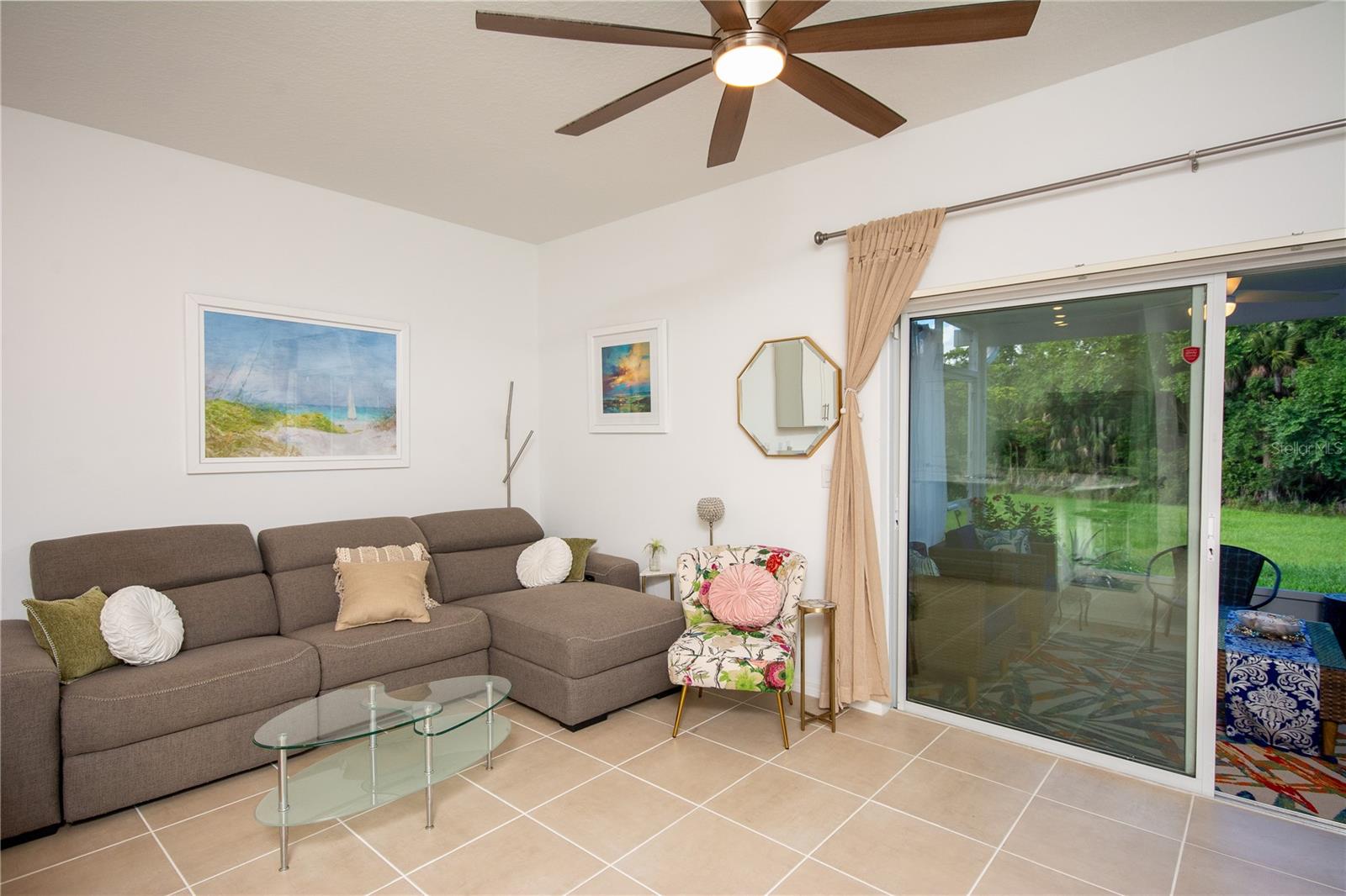 Listing photo id 6 for 8533 Lunar Skye Street