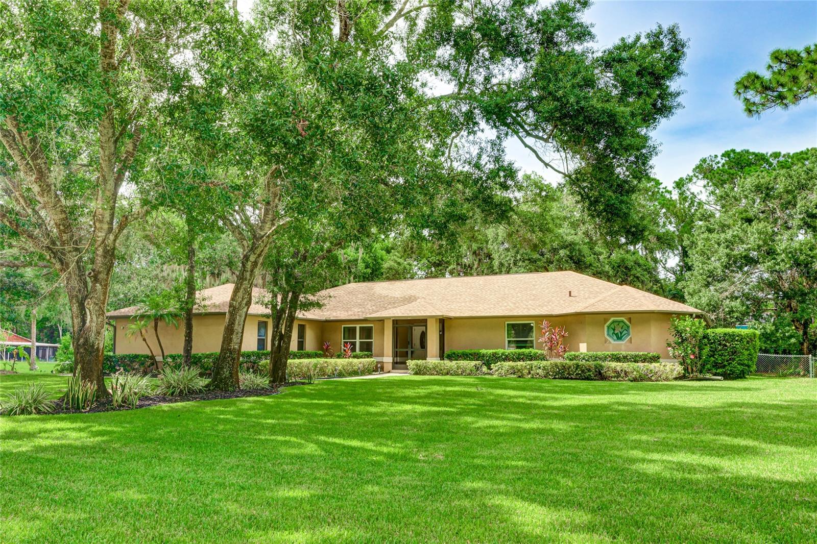 Listing photo id 3 for 5249 Turtle Creek Lane