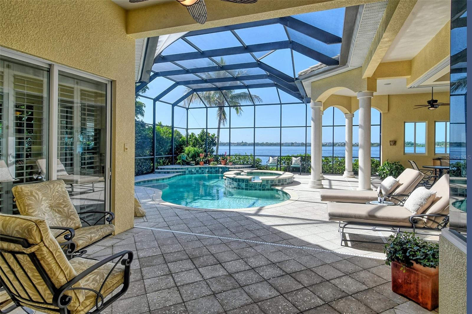 Listing photo id 20 for 811 Riviera Dunes Way