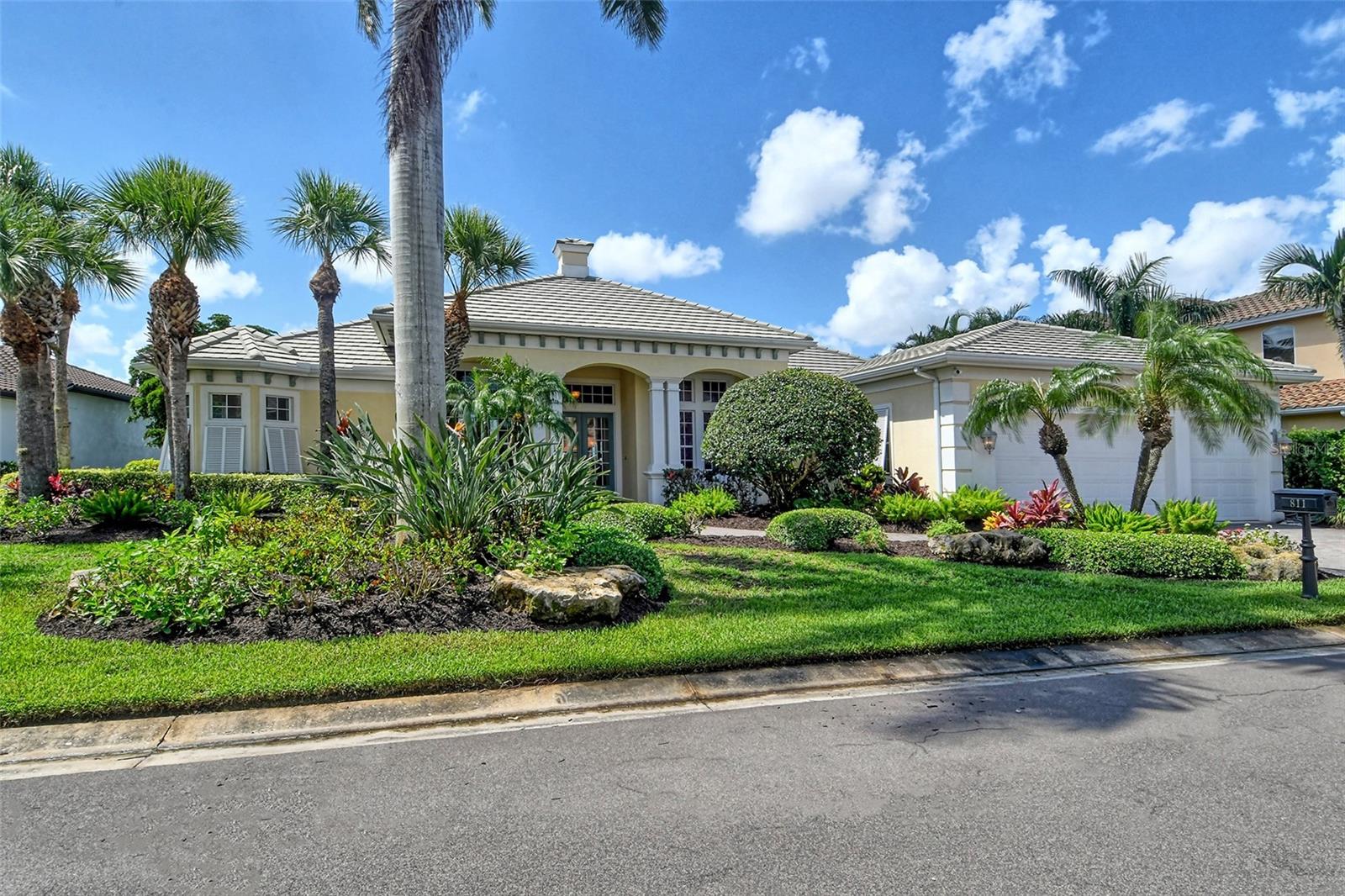 Listing photo id 6 for 811 Riviera Dunes Way