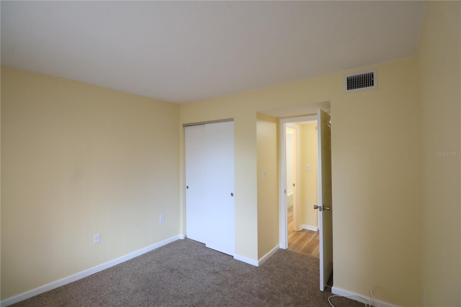 Image 11 of 21 For 4039 Lake Bayshore Drive 204