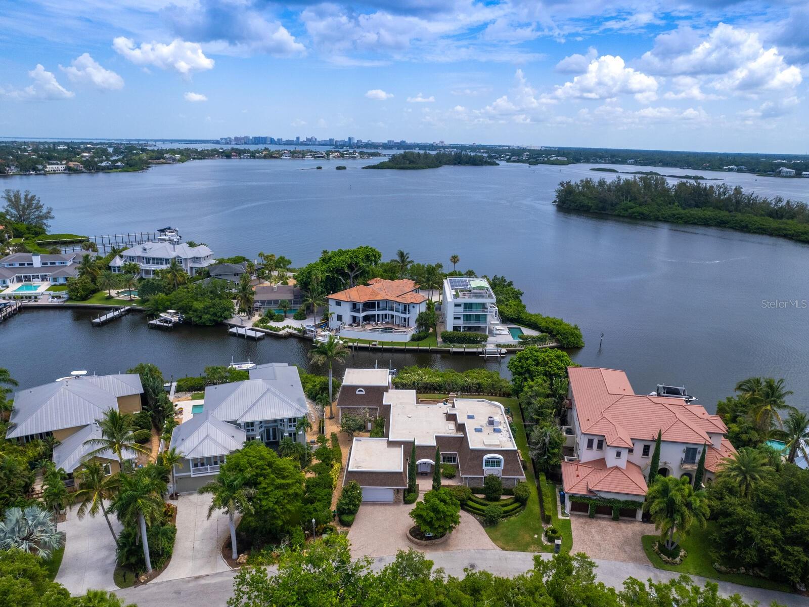 Details for 815 Tropical Circle, SARASOTA, FL 34242