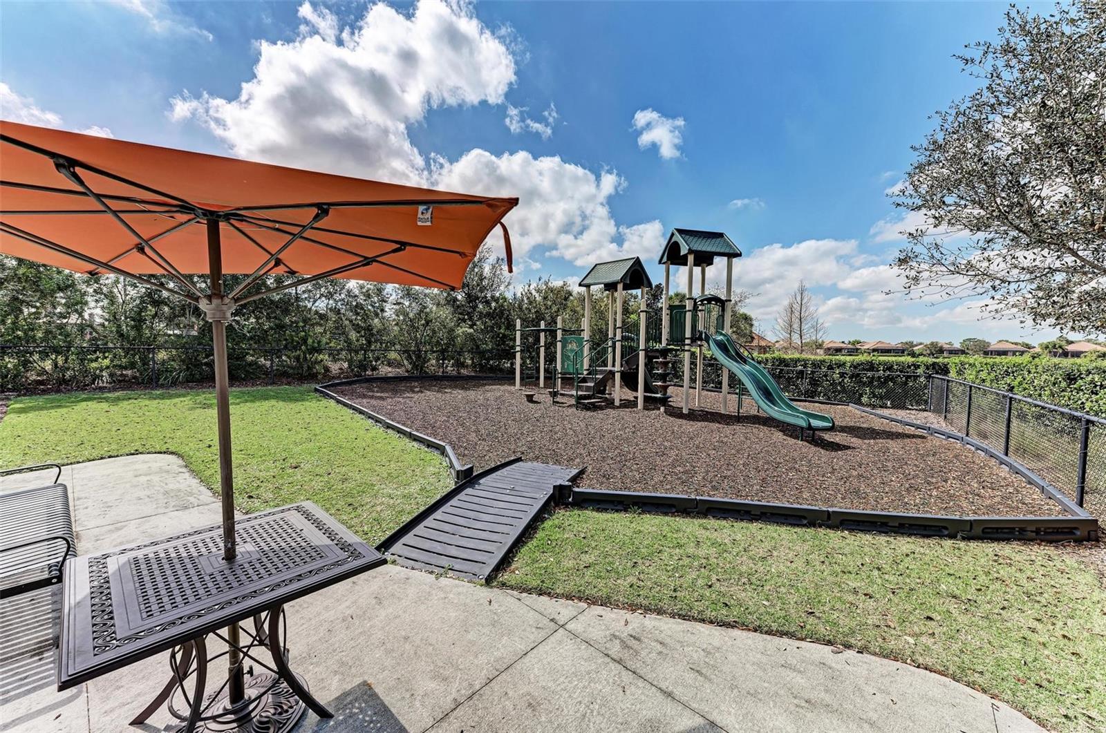 Listing photo id 77 for 5008 Benito Court