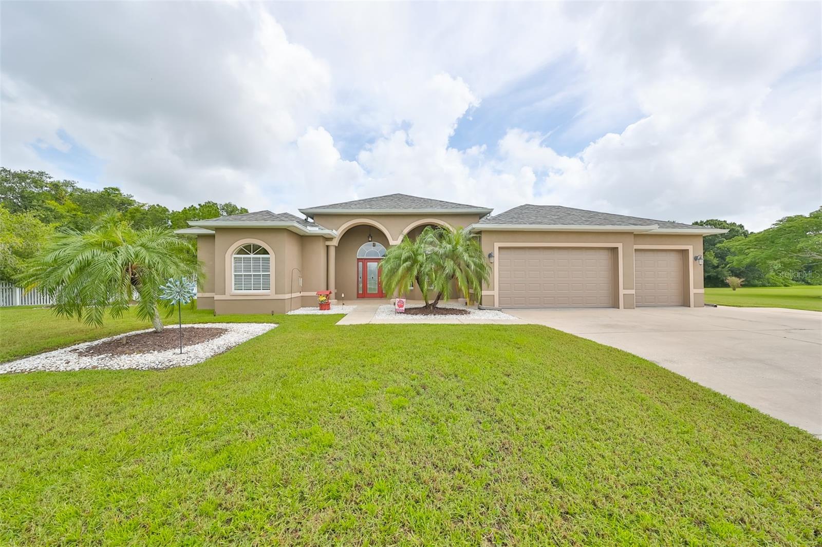 Listing photo id 0 for 17706 Bridlewood Court