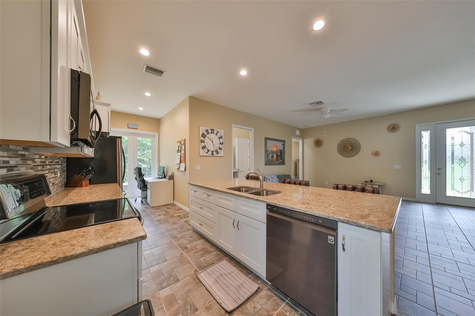 Listing photo id 28 for 17706 Bridlewood Court