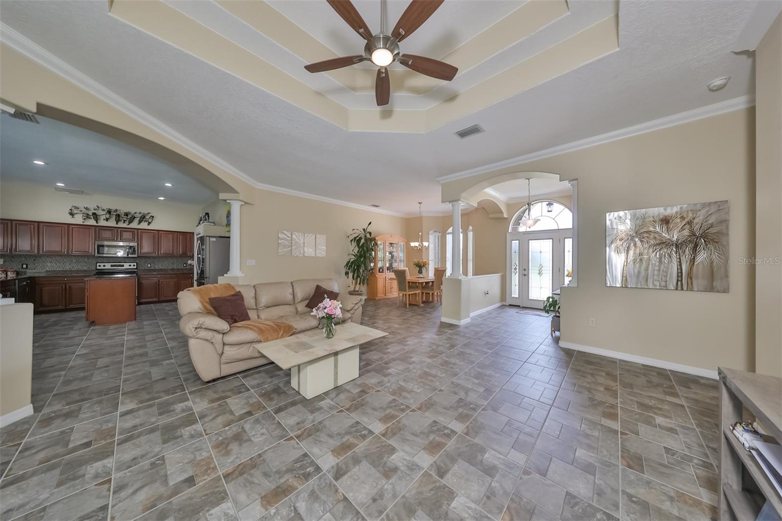 Listing photo id 6 for 17706 Bridlewood Court