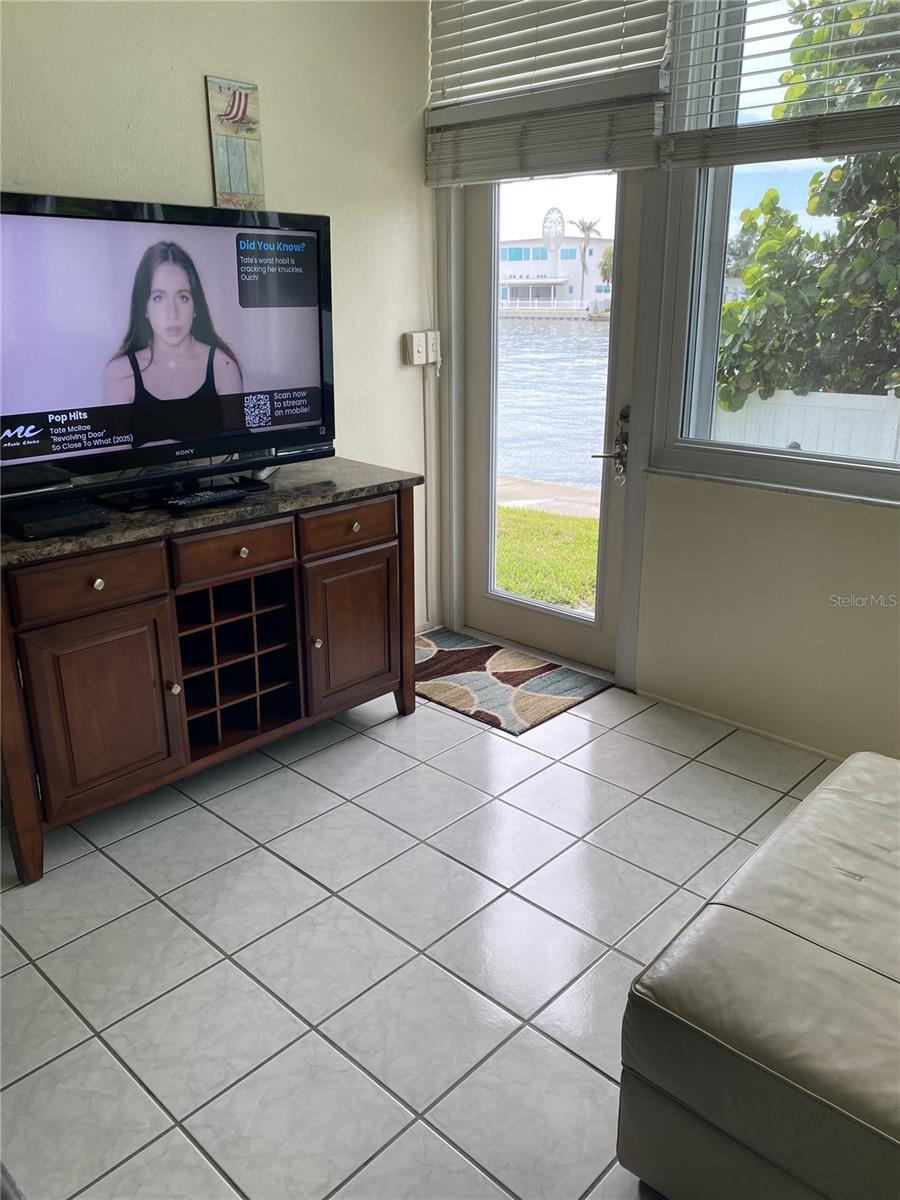 Image 10 of 19 For 5555 Gulf Boulevard 104