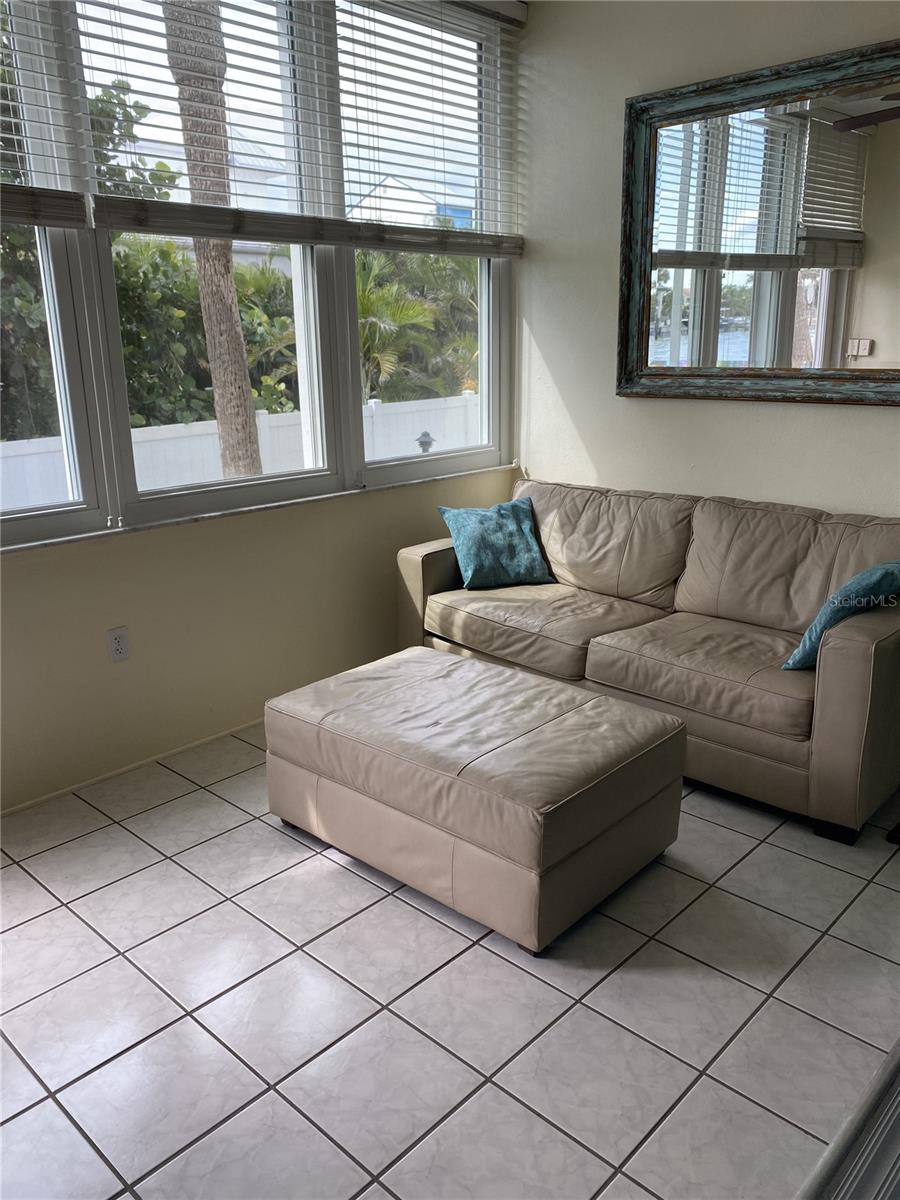 Image 11 of 19 For 5555 Gulf Boulevard 104