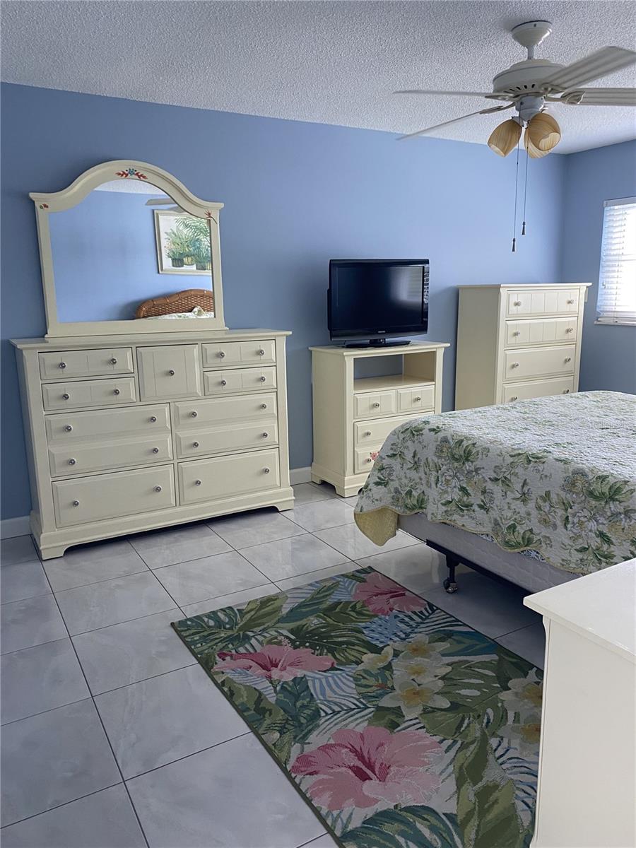 Image 16 of 19 For 5555 Gulf Boulevard 104