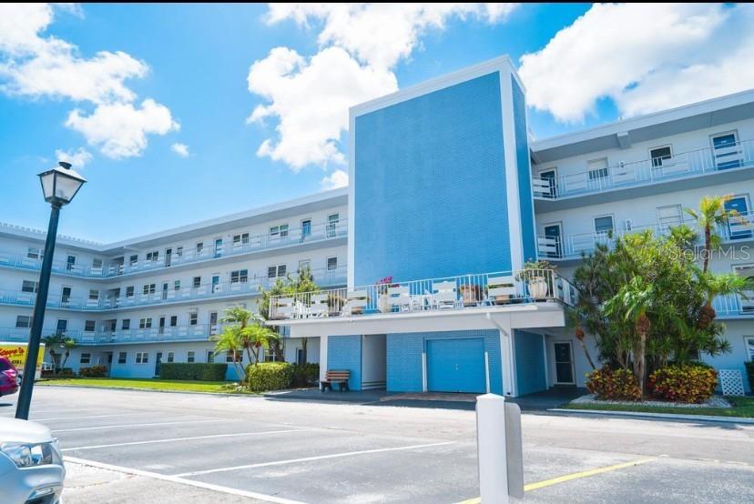 Image 20 of 35 For 5555 Gulf Boulevard 104