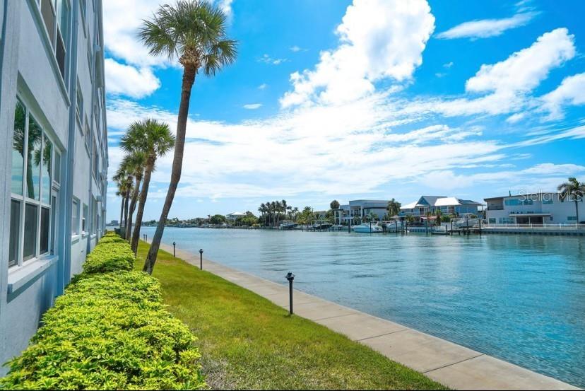 Image 23 of 35 For 5555 Gulf Boulevard 104