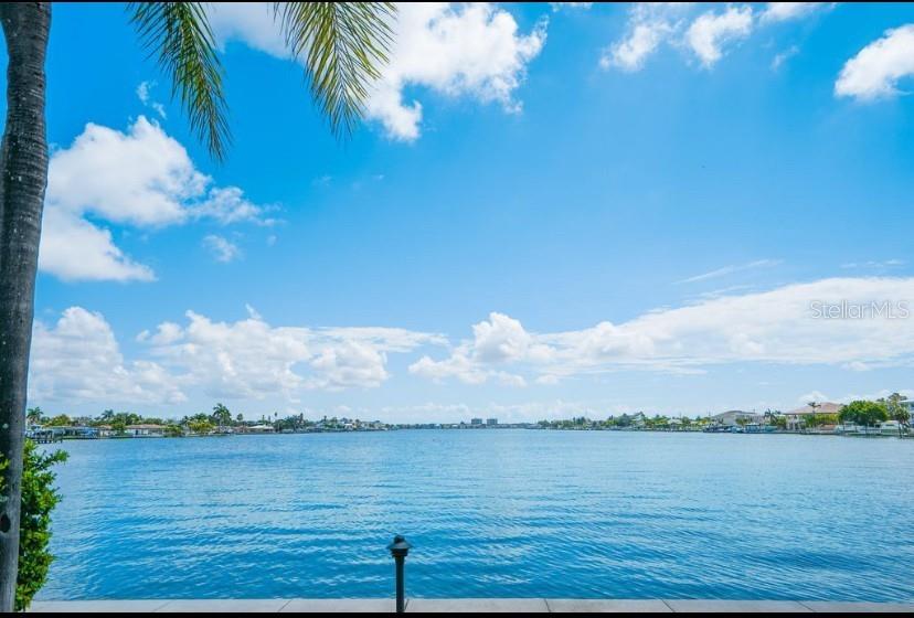 Image 25 of 35 For 5555 Gulf Boulevard 104