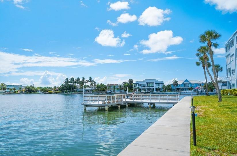 Image 26 of 35 For 5555 Gulf Boulevard 104