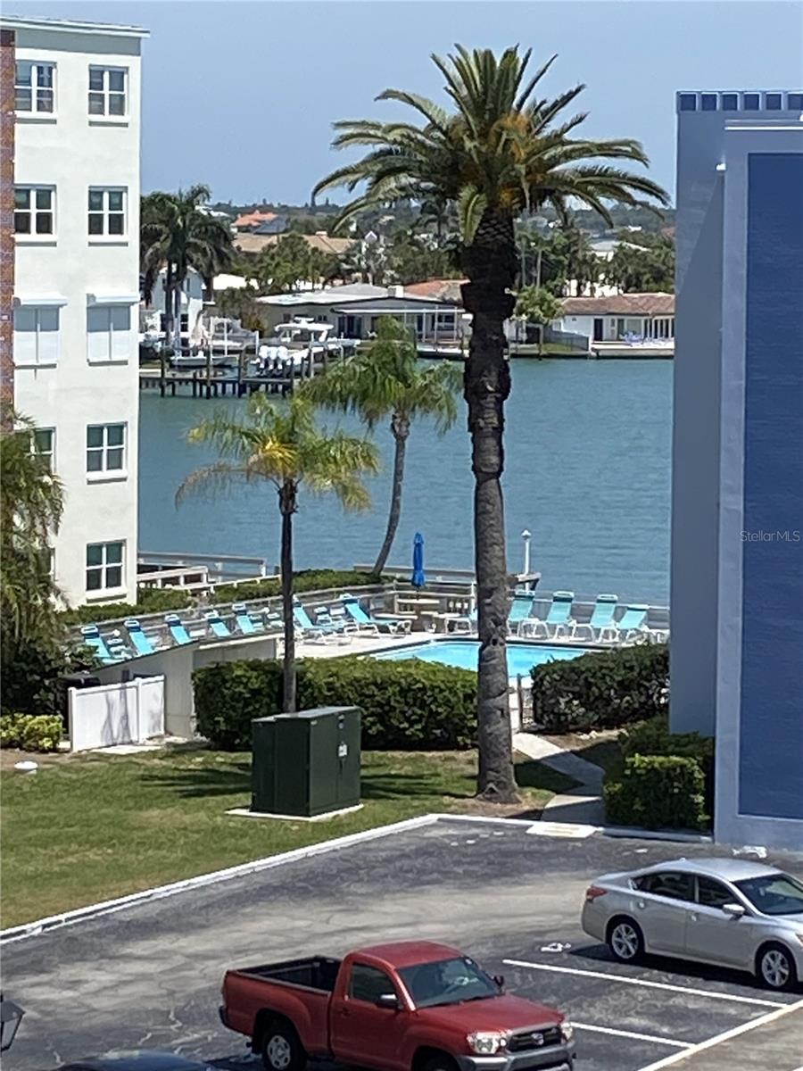 Image 29 of 35 For 5555 Gulf Boulevard 104