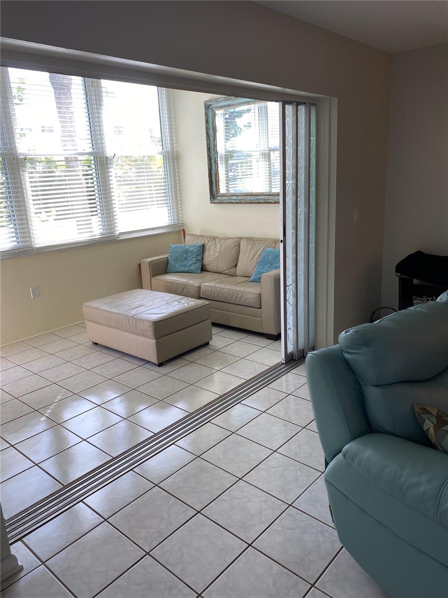 Image 4 of 8 For 5555 Gulf Boulevard 104