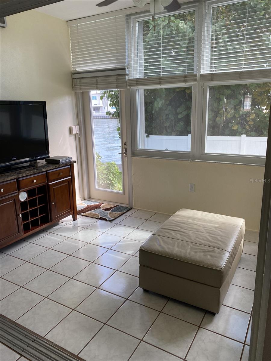 Image 5 of 8 For 5555 Gulf Boulevard 104