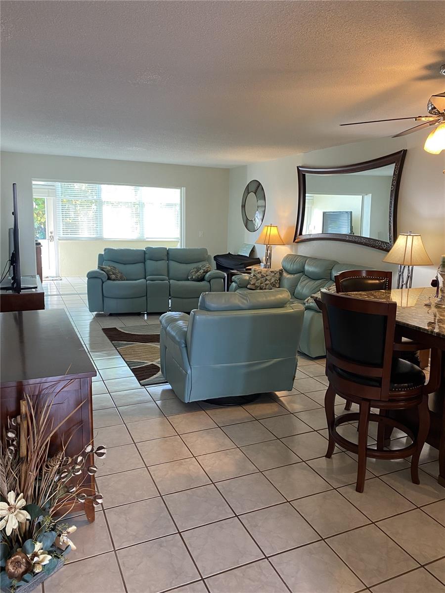 Image 6 of 8 For 5555 Gulf Boulevard 104