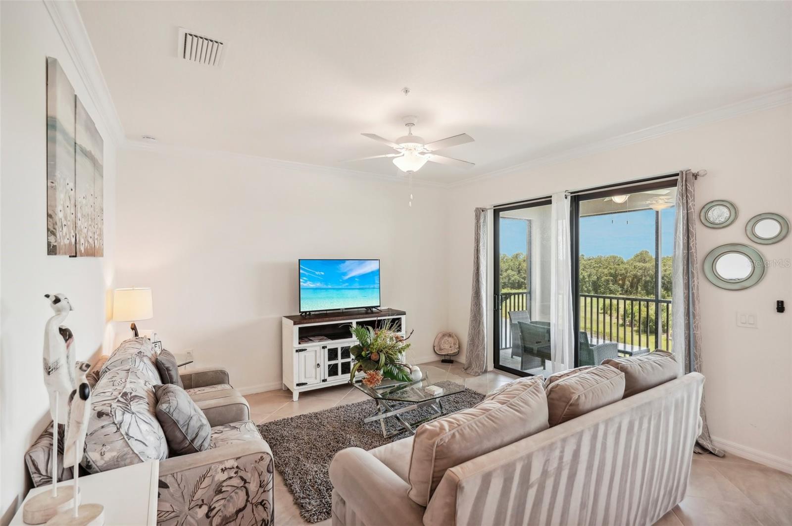 Image 11 of 74 For 17704 Gawthrop Drive 402