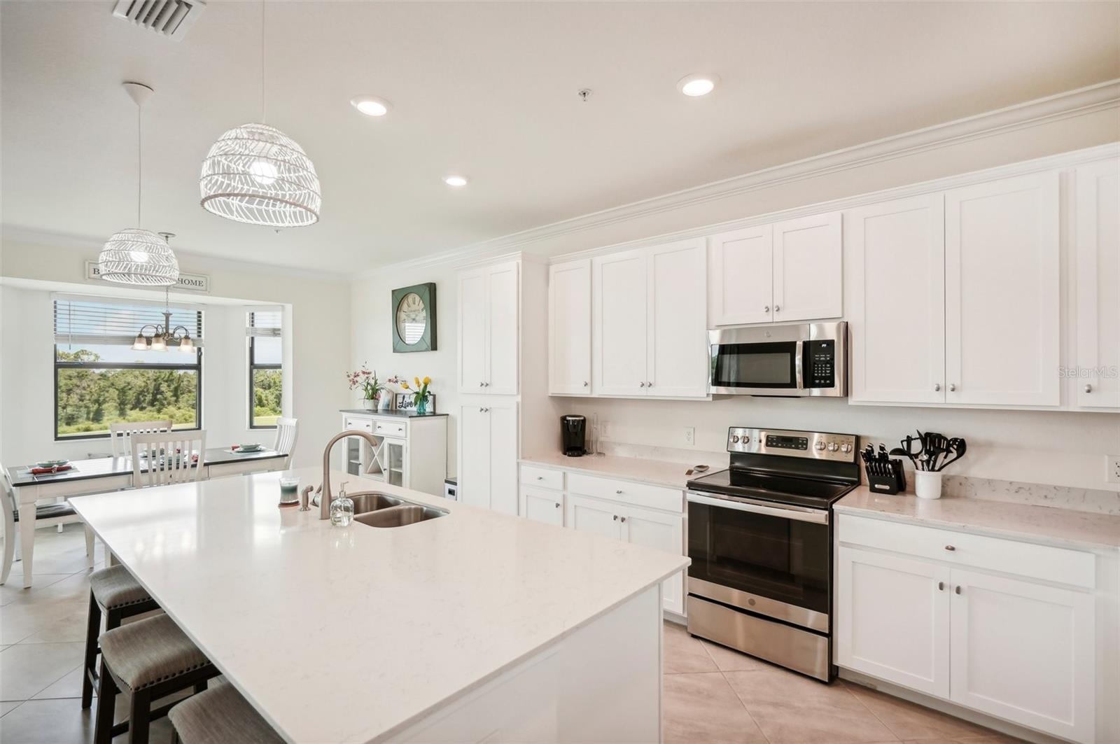 Image 19 of 74 For 17704 Gawthrop Drive 402