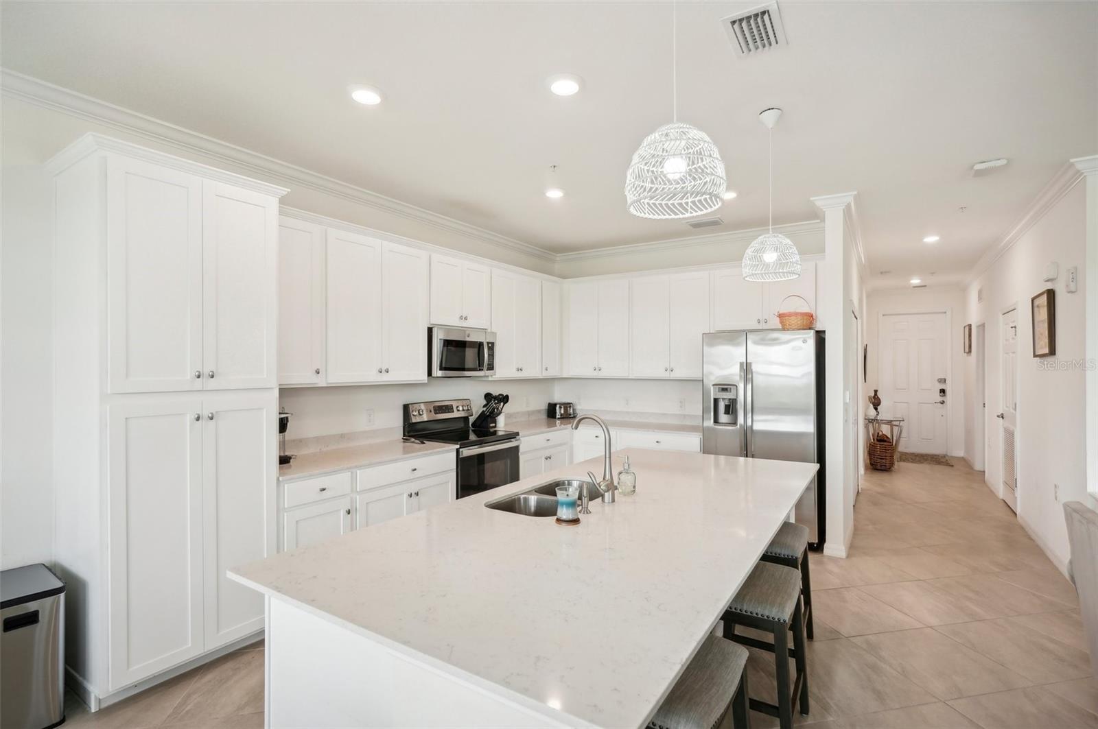Image 21 of 74 For 17704 Gawthrop Drive 402