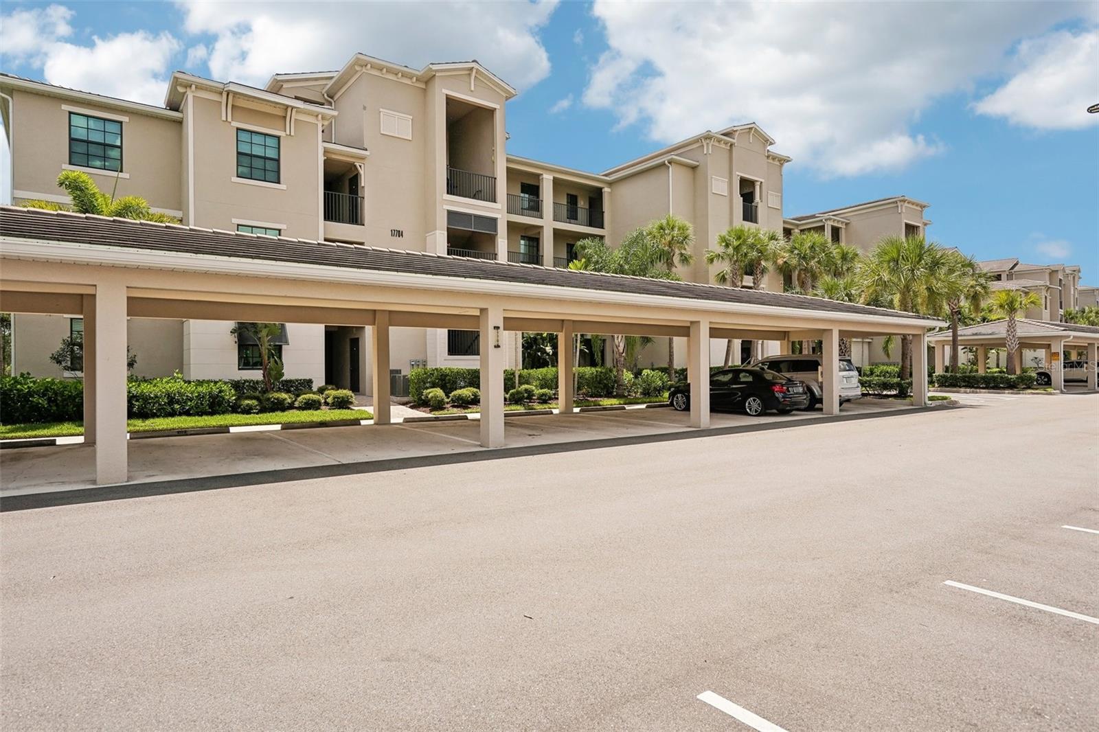 Image 4 of 74 For 17704 Gawthrop Drive 402
