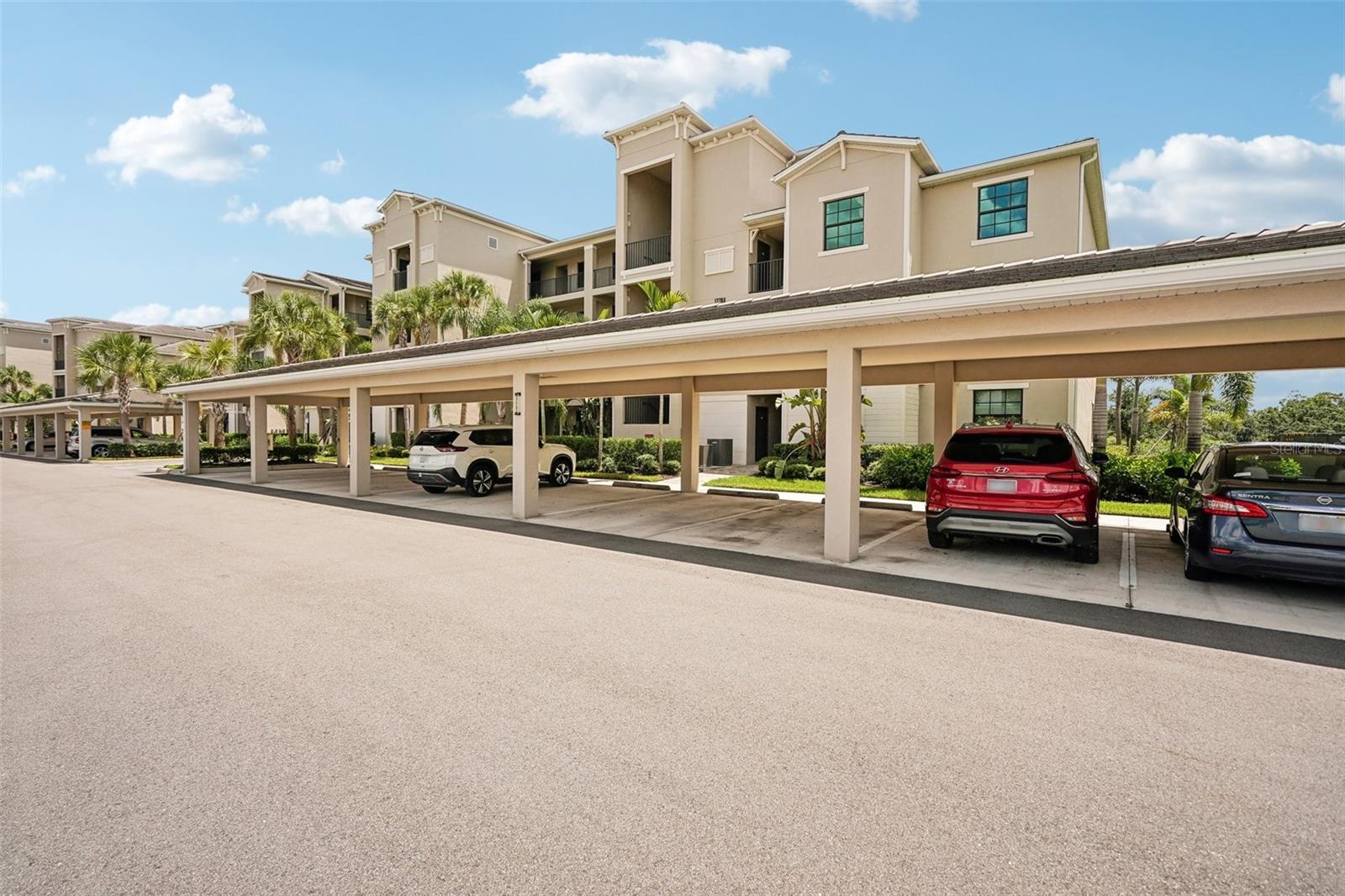 Image 5 of 74 For 17704 Gawthrop Drive 402
