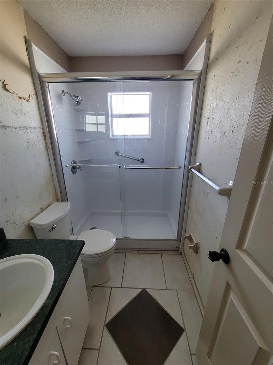 Image 19 of 34 For 707 13th Street W