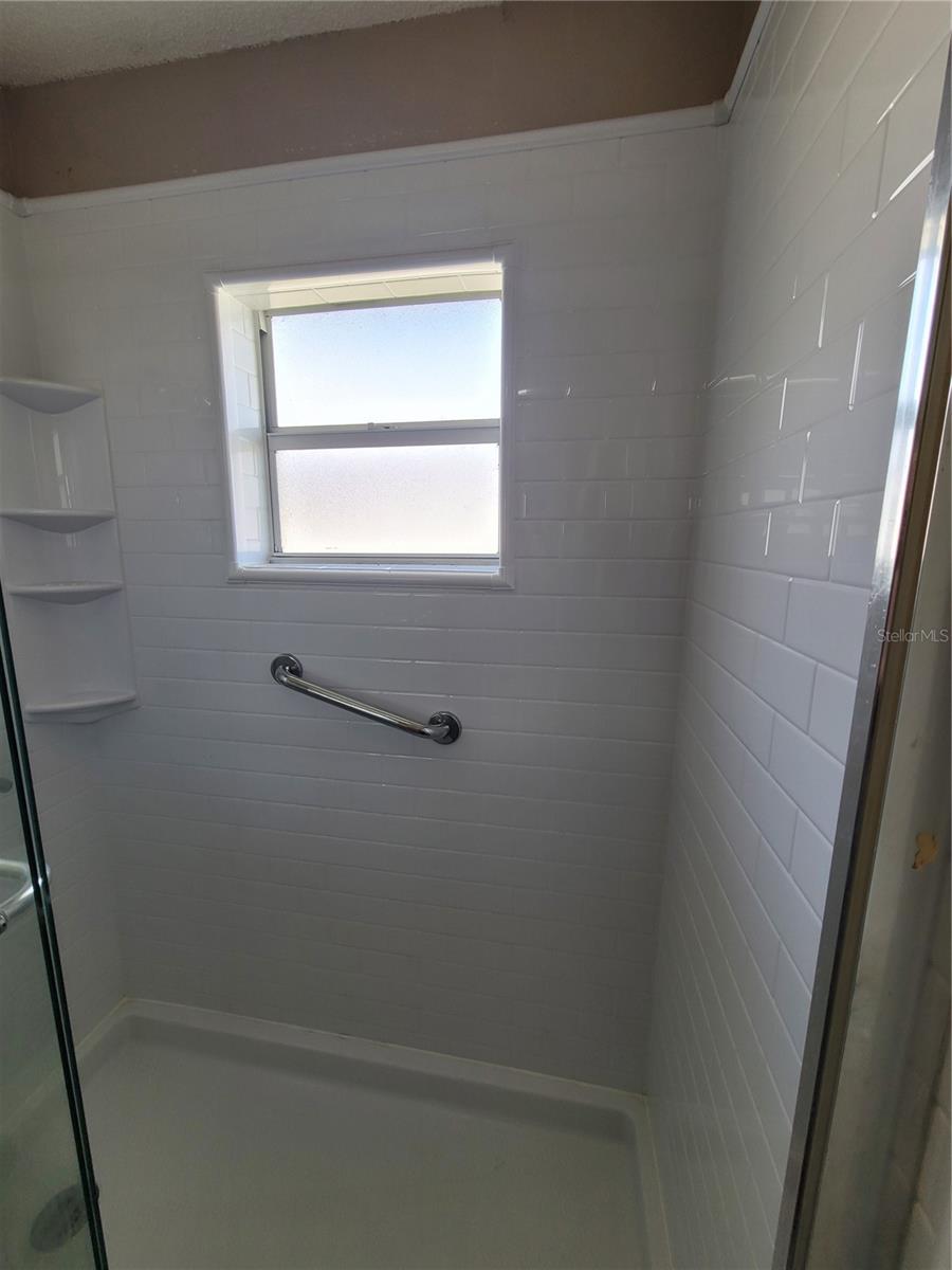 Image 20 of 34 For 707 13th Street W