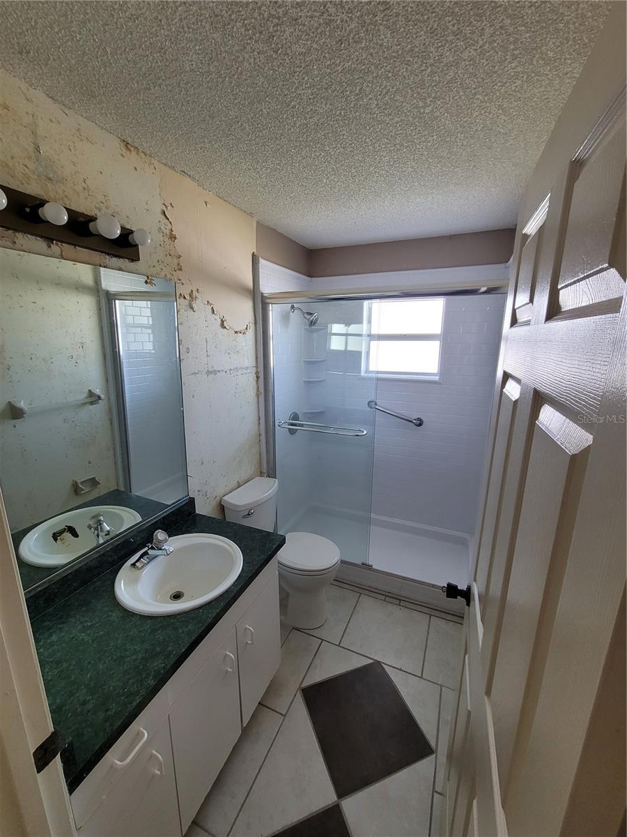 Image 23 of 34 For 707 13th Street W