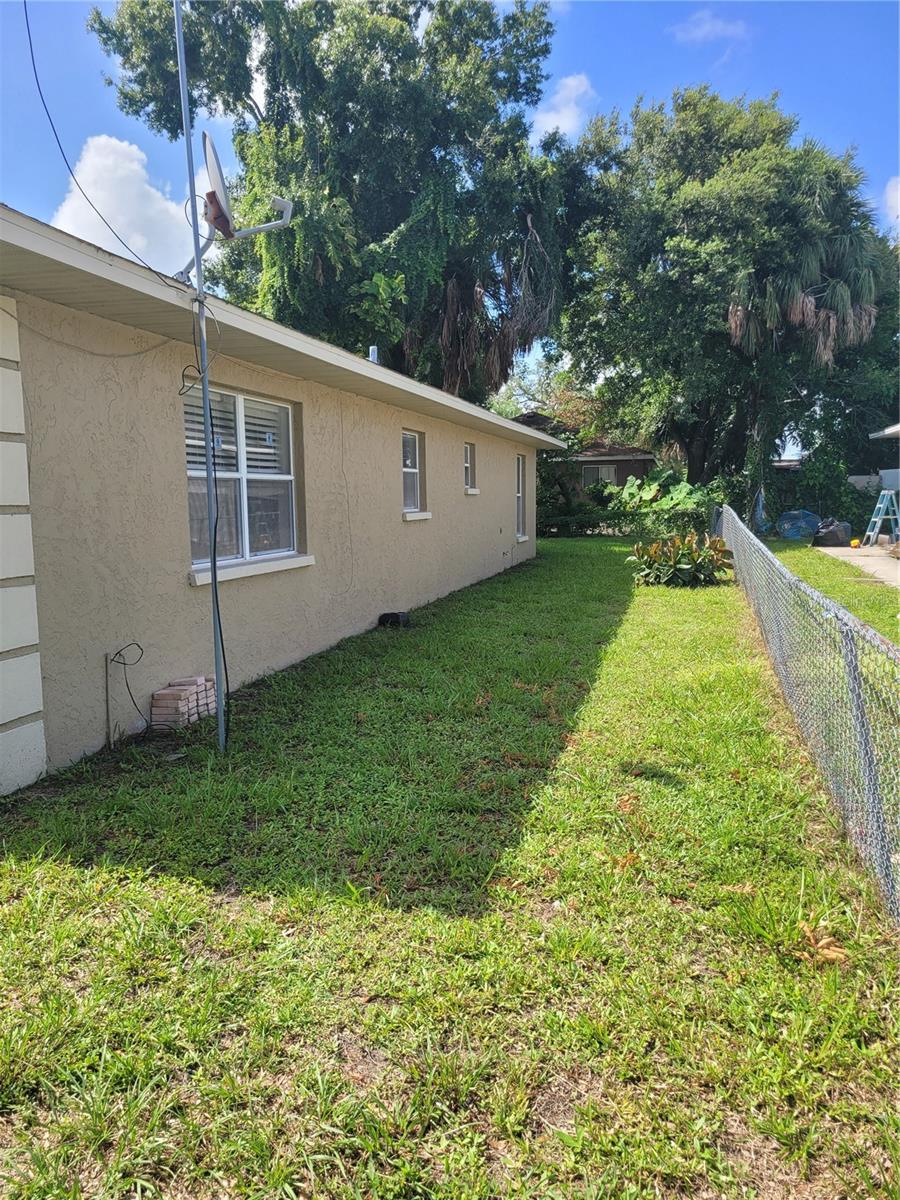 Image 29 of 34 For 707 13th Street W