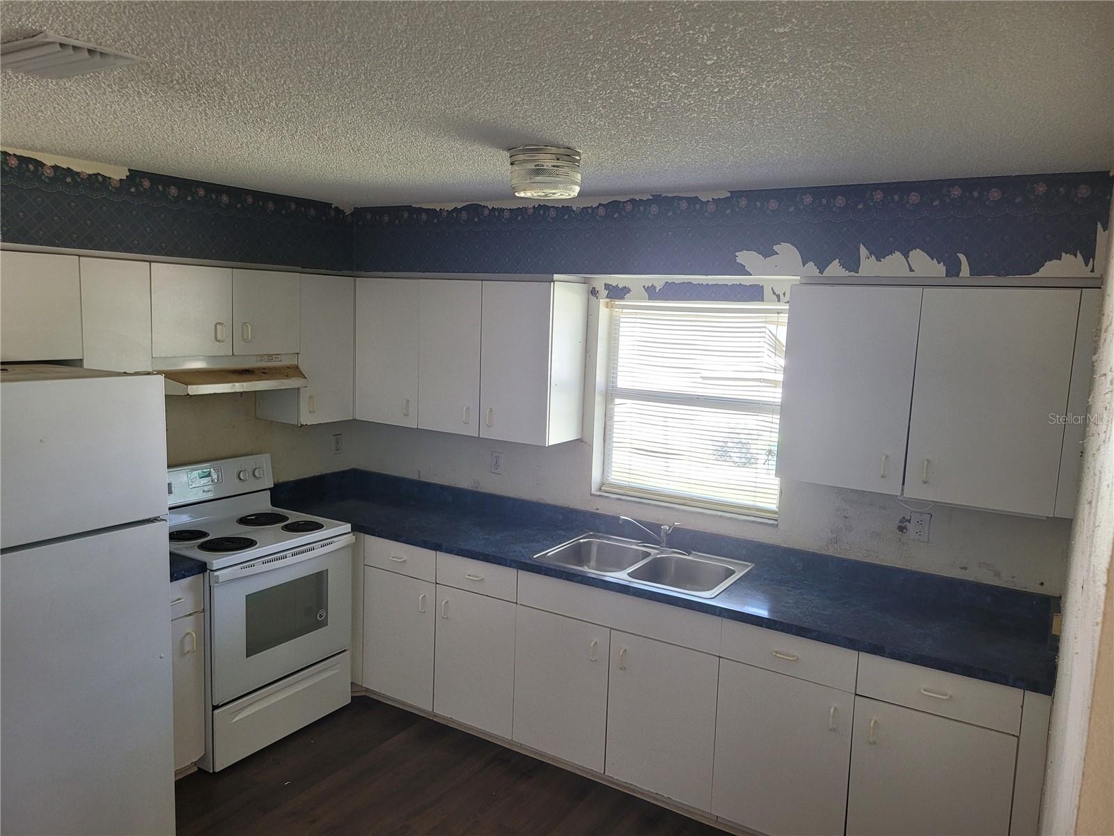 Image 8 of 34 For 707 13th Street W