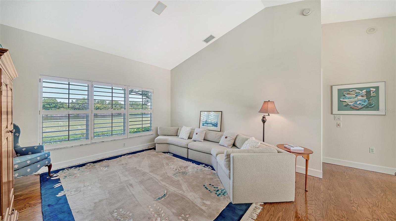 Listing photo id 4 for 7270 Alicante Drive 3